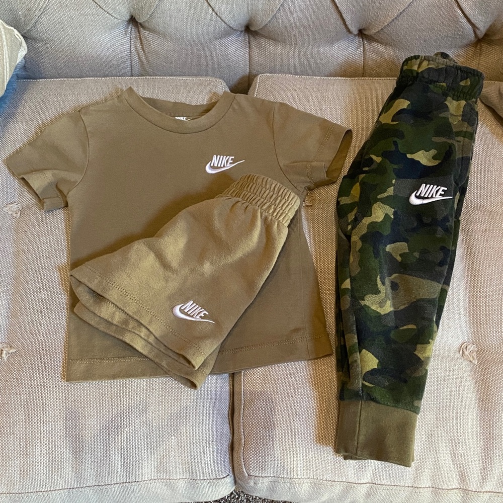 Nike Neutral Set + Camo Sweatpants (2T)